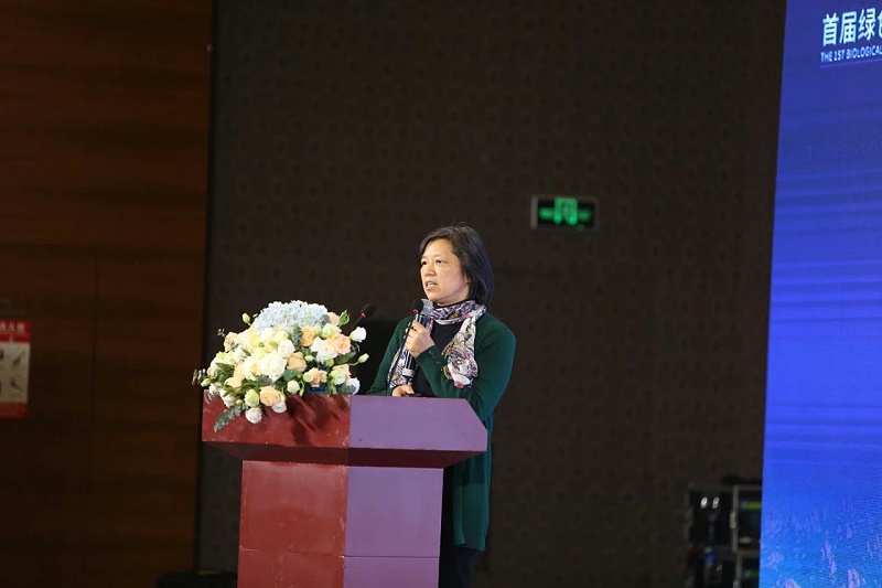 南京農(nóng)業(yè)大學(xué)動(dòng)物科技學(xué)院朱偉云教授作《動(dòng)物消化道營(yíng)養(yǎng)》的主題報(bào)告。