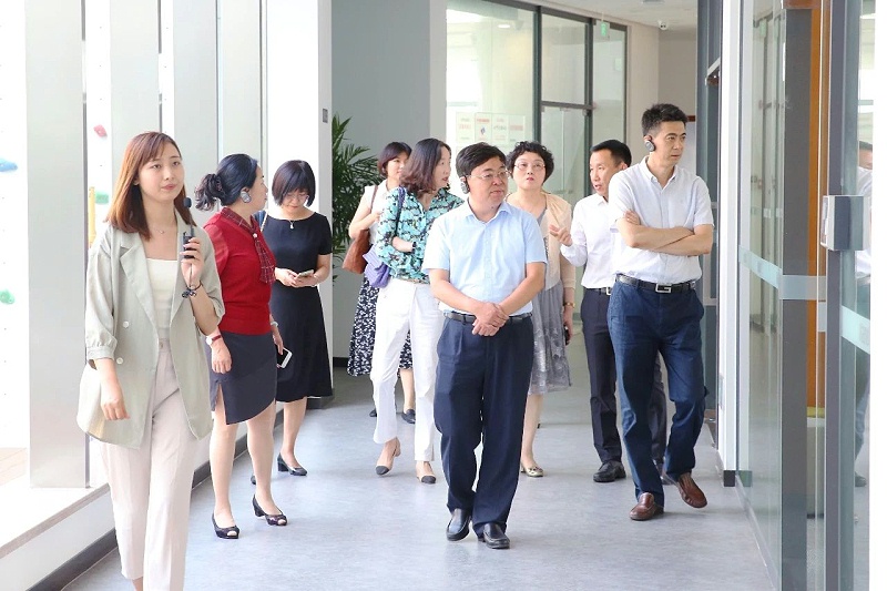 探究生物科技，培育科學素養，“華青教育生物創新教育實踐基地”落戶蔚藍
